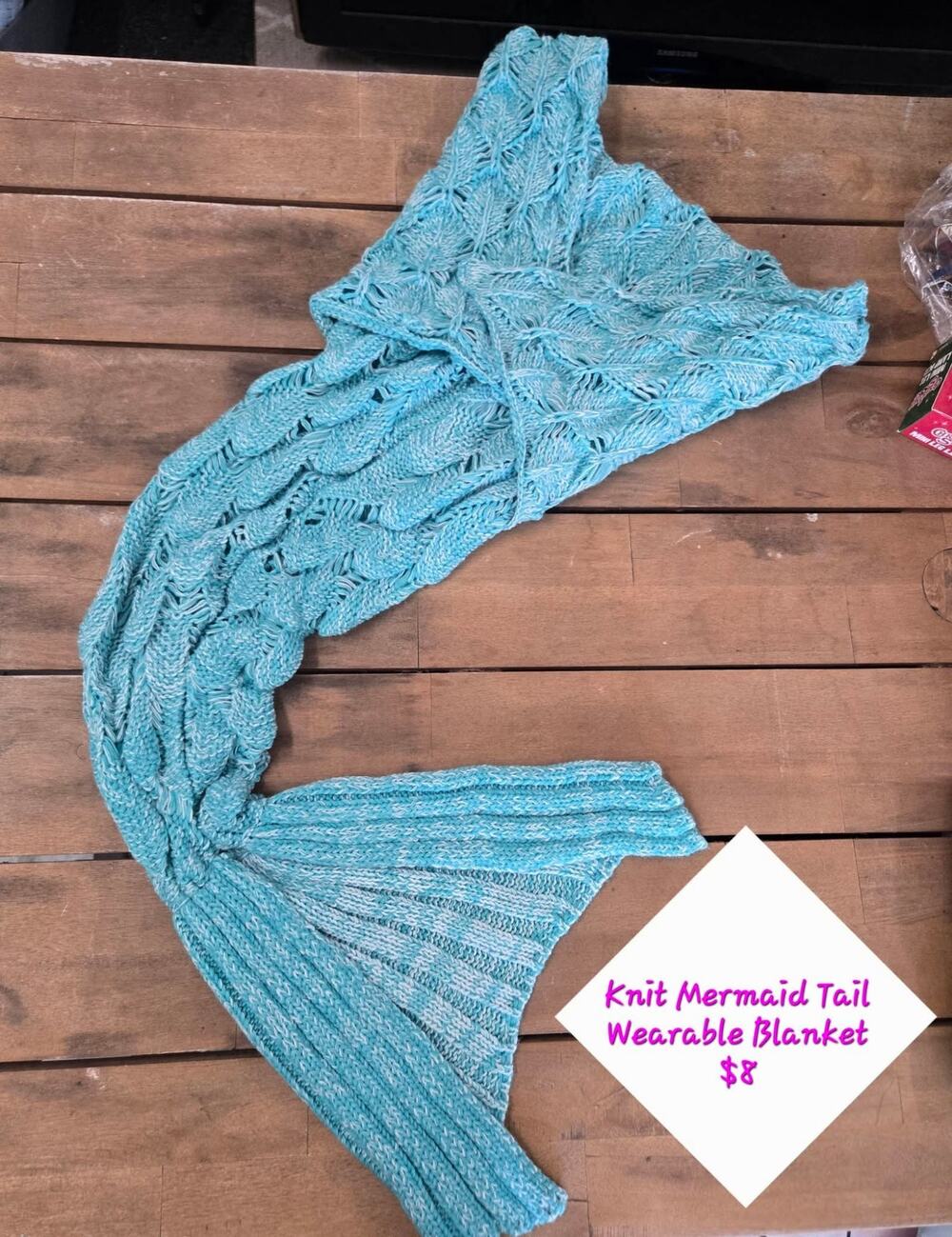 LAGHCAT Turquoise Knit Crochet Blanket Throw Wave Pattern Open Back